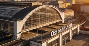 Berlin Ostbahnhof: Tipps für Ankunft, Shopping und Verbindungen